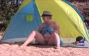 Lady Rose pee pee: Chuva Dourada 61 - xixi na praia
