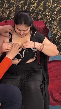 Pizza Delivery Guy Fuck Indian Lady for Free Pizza