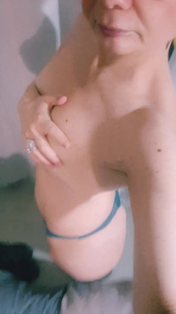 Ti piacciono le donne mature? Beh, sono qui.