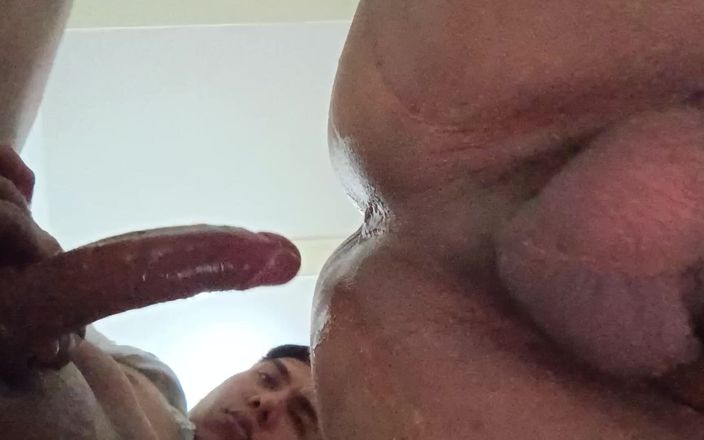 Angy Bisexperiences: Người chồng cuckold của tôi đang nghiện ngập trong đít anh ấy bởi...