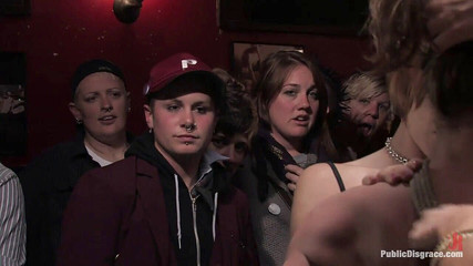 Public Disgrace by Kink: Kız bar