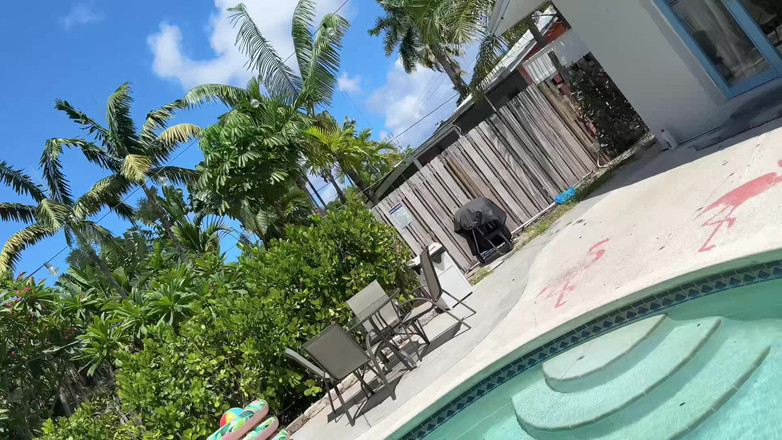 J-Mac: Zrzavá zralá MILFka Andi James je ošukaná velkým čůrákem Jmac