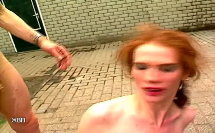 Naughty by nature in Holland: Holanďana Wilma šuká v zahradě