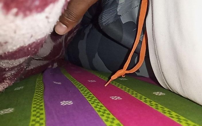 Sweet Indian cock: 我脱掉哥的裙子和衬衫，操了她