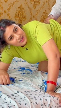 Ragini, empregada usa seu vestido quente Malkin e impressiona seu Malik, vídeo viral hindi romântico quente
