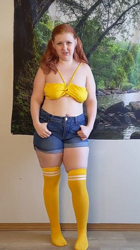 Double facial pour une rousse innocente