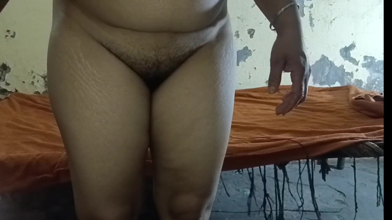 MHM: Diese verheiratete desi bhabhi ist verloren in ihrer fantasie