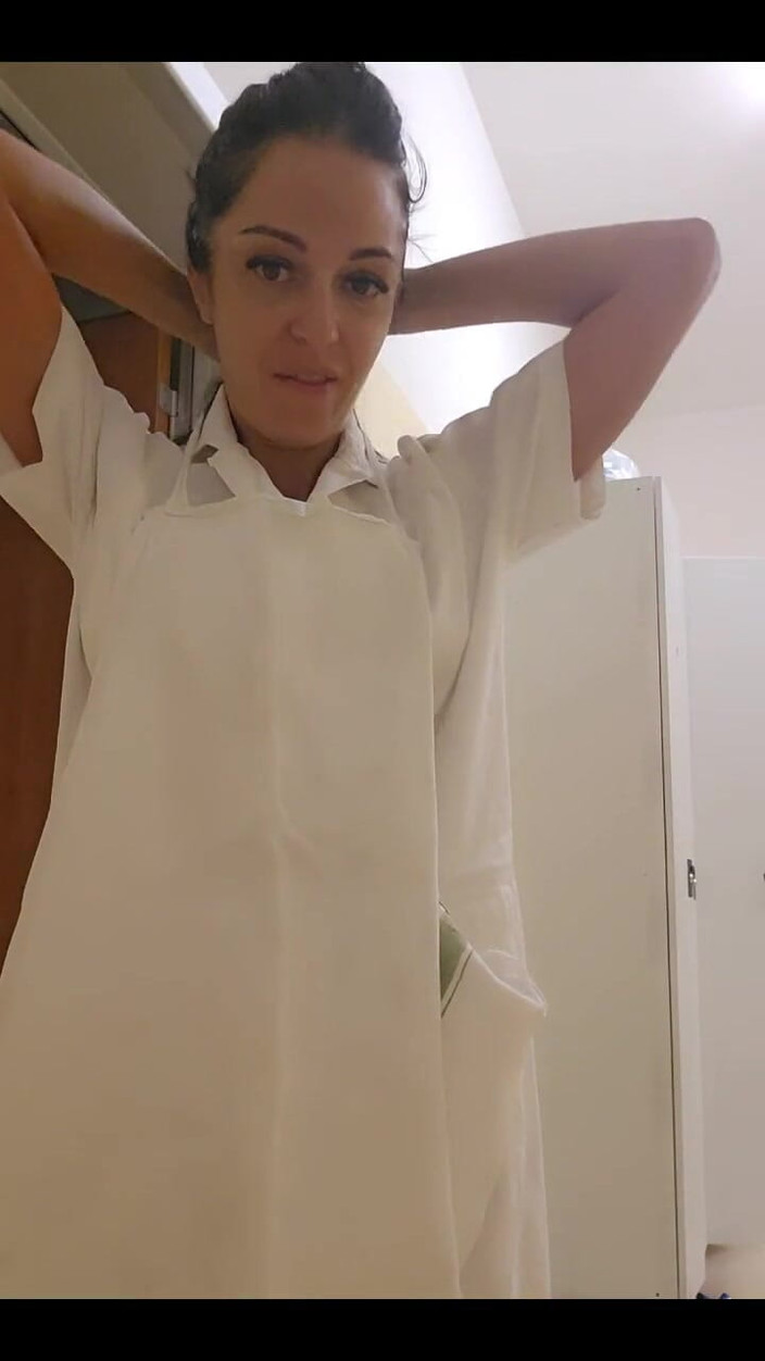Only Maya: Podívej se na mě v koupelně