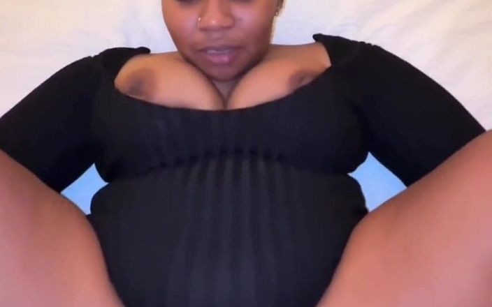 Bigbootybackshotz: Ngomong jorok sambil ngentot kontol posisi misionaris