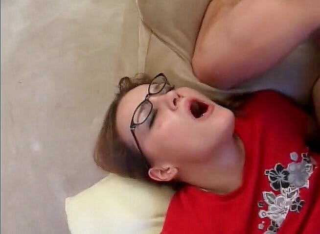 Teens Get it Hard: Spex teen kouří a jezdí na péru svého staršího milence