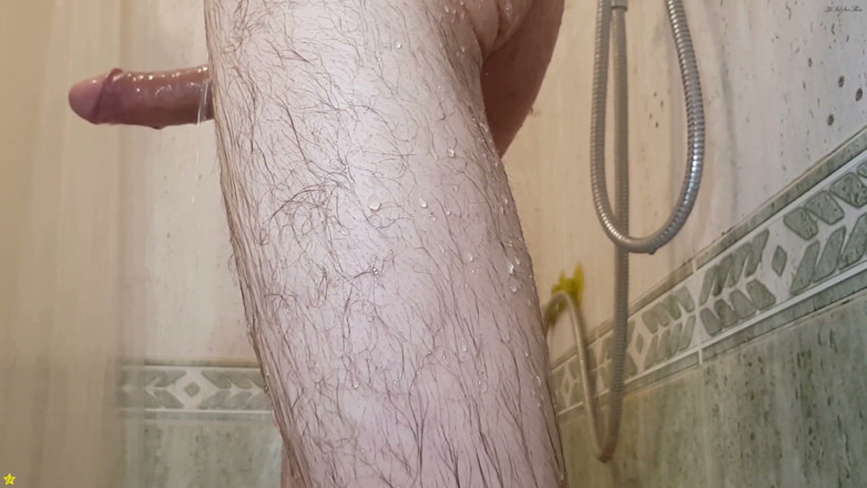HeIsSooThin: ของเล่นตูดทําให้กูน้ําแตกในห้องอาบน้ํา!