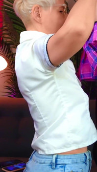 Melancap panas untuk banci dari pancutan mani lubang terhangat