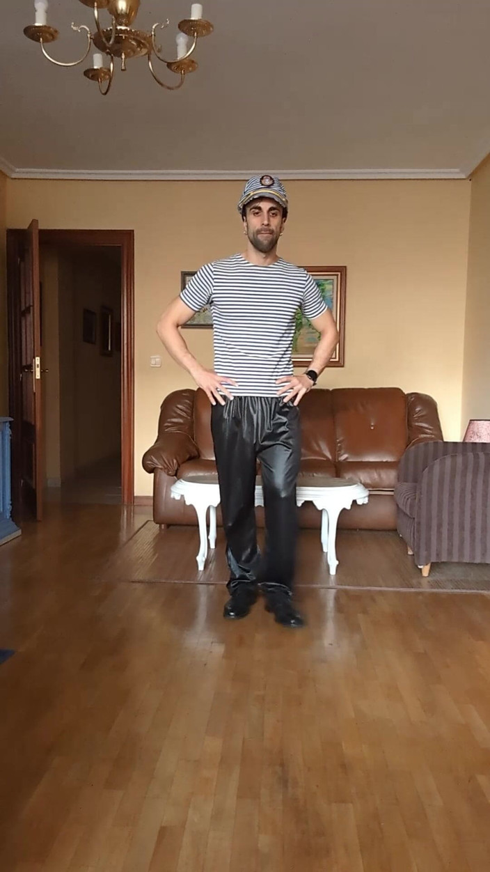 Zeus Ray: I Make a Streeptease Dressed in Military Dress