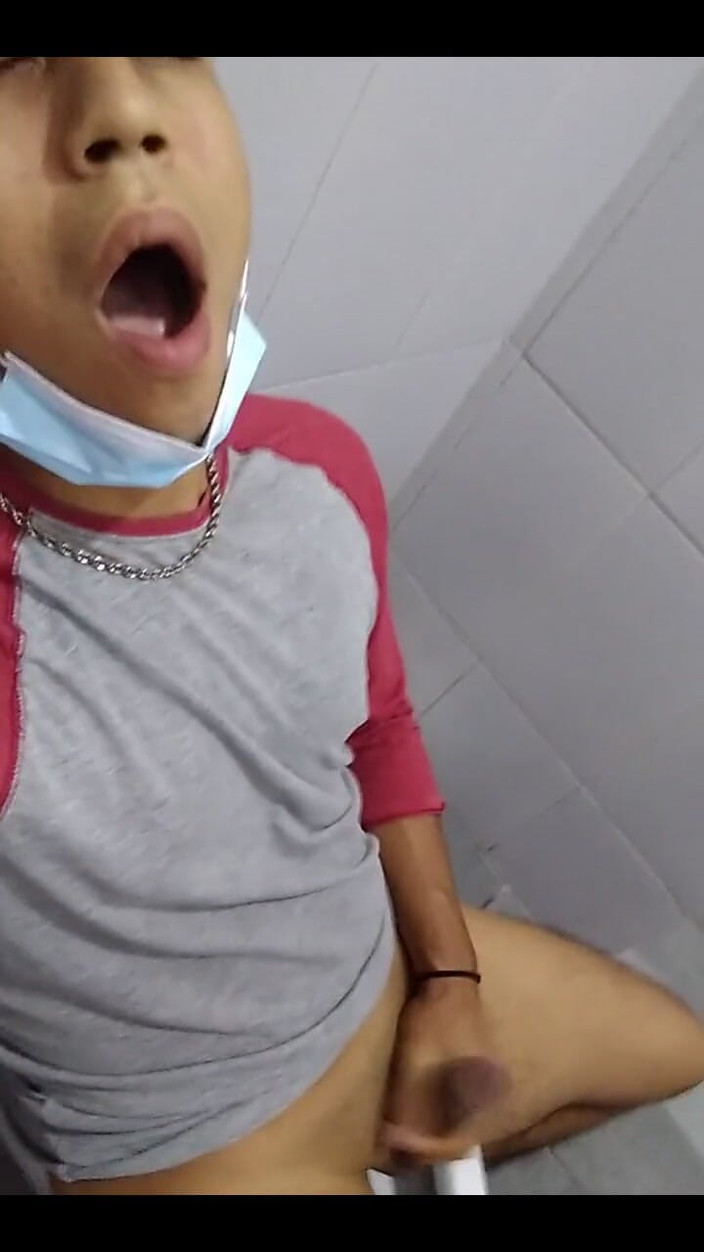 AlexAlejandro13: 5 minutos no banheiro