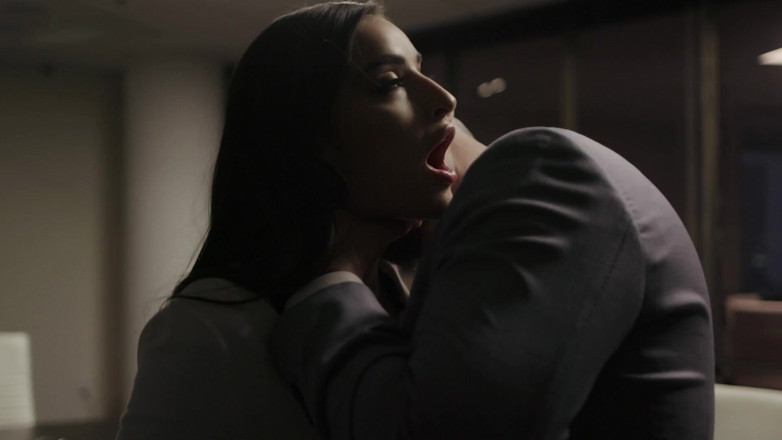 Dorcel Club: Ofiste Geç Saatler...