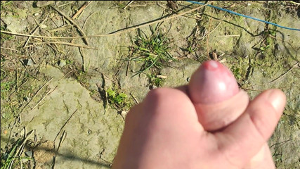 Sara B: Jerk and pee in the garden (POV)