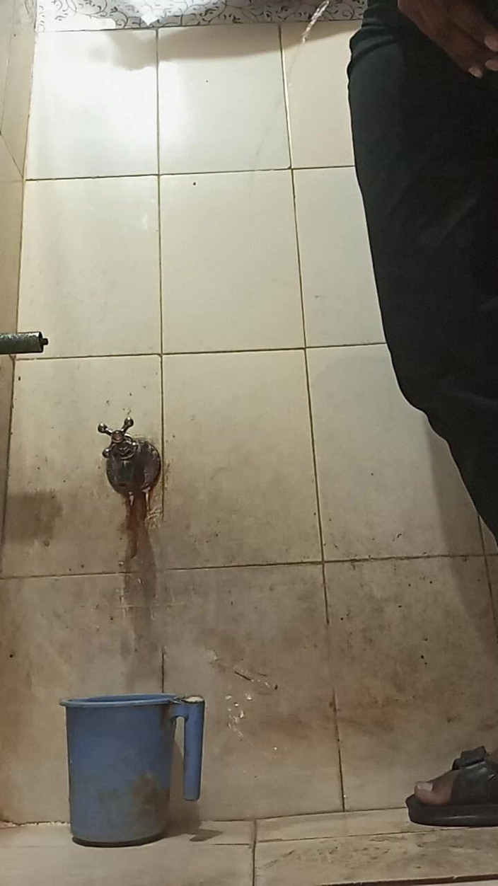 Sweet Indian cock: Šukání v koupelně a masturbace