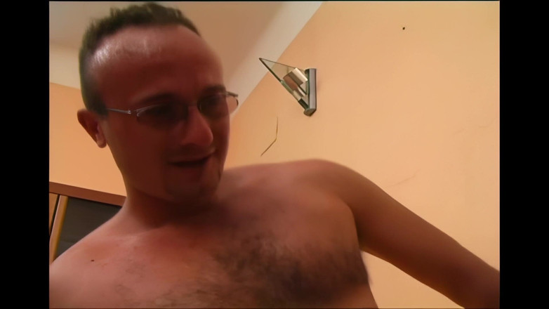 TRANS-ATLANTIC: Shemale-ul îndrăgostit de pulă