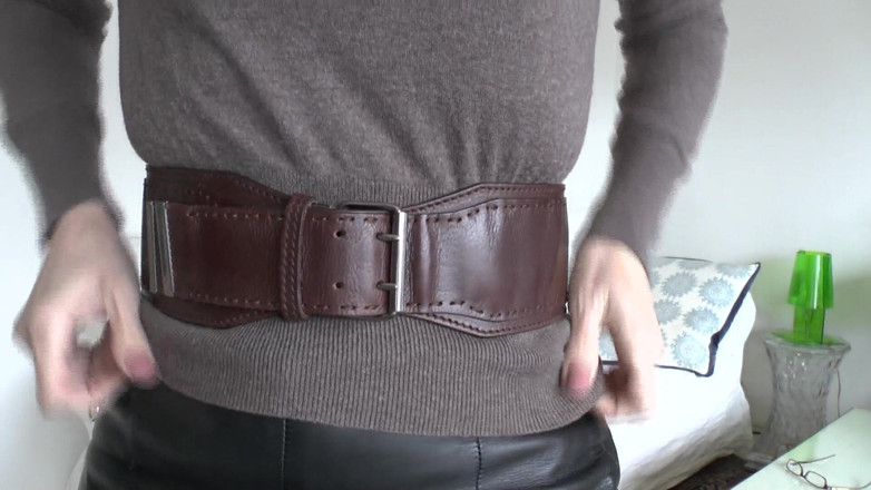 Lady Victoria Valente: Gürtelarmung im Wohnzimmer, Teil 2, lady Victoria Valente