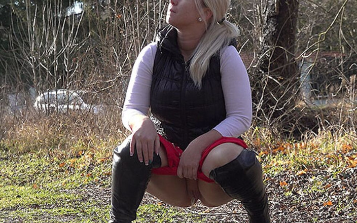 Puffy Network: Langsam Auf dem Radweg von Got2Pee, wo mädchen pissen kommen