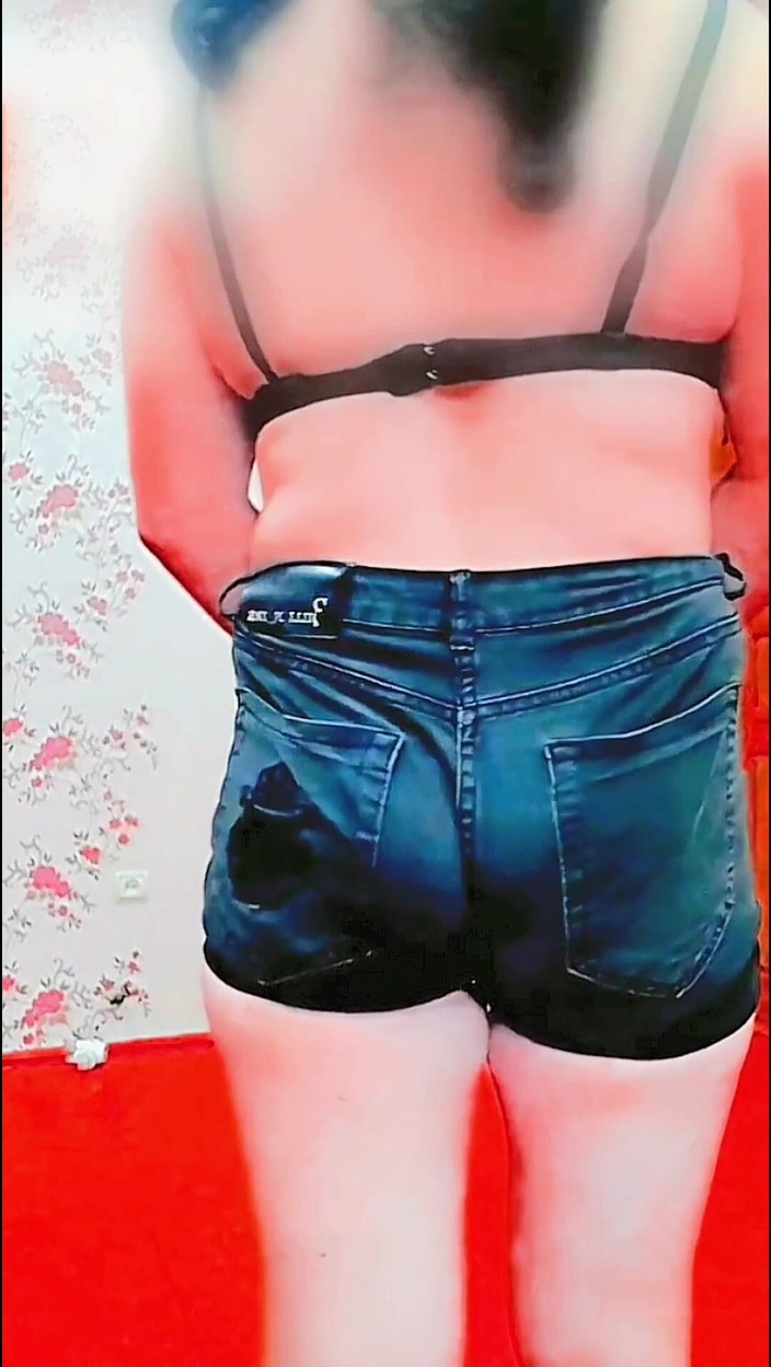 Kitty_Cross: Pantat bahenol cowok gay banci crossdresser dan pantat montoknya dientot...