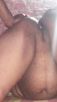Bhabhi tinggal dalam gaya doggy