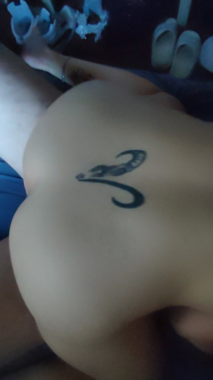 JelaiBora: Une MILF serbe sexy attaque ma bite comme une vraie...