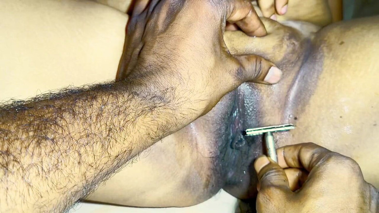 Raja puja: Indisk Bhabhi rakade hennes fitta