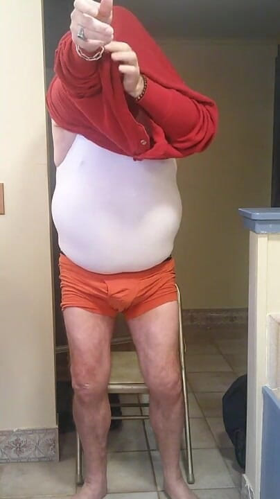 beardaddychub: Striptease From Contractor