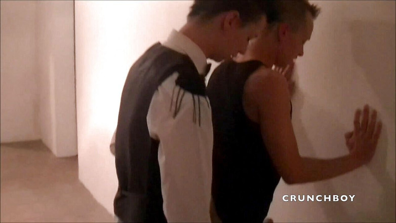 French Twinks Amator videos: Teddy ošukaný mladým barmanem