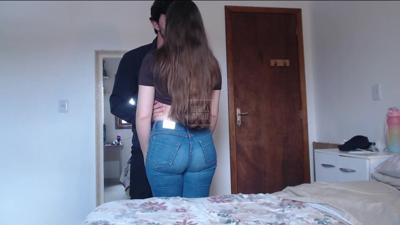 ApoloAngell: Un couple amateur filme du vrai sexe et des fuites...