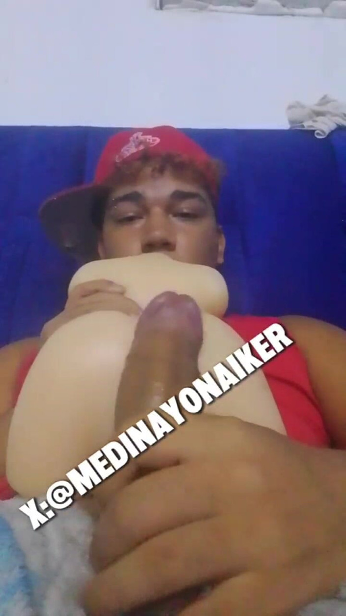 Yona2: Follando Con Muñeca Juguete Mientras No Hay Nadie En Casa.