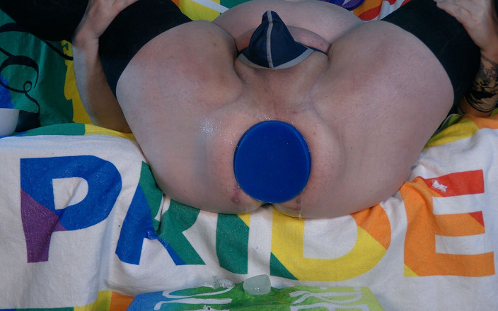 DaddyBigToys: Dilatation Et Gaping Avec Différents Jouets