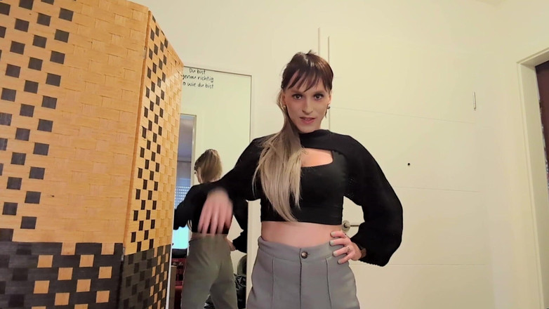 TV_Helena: Apa Yang Awak Mahu Dengan Batang Kecil Awak? Letakkan ia...