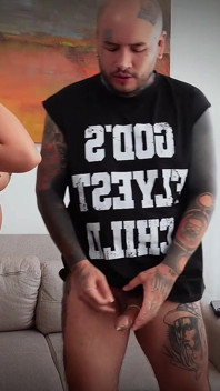Nevlastní sestra, opravdu mi dáš svou růžovou kundičku.