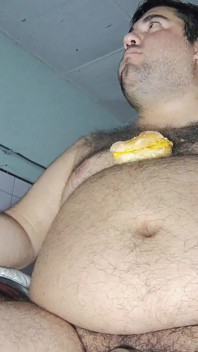 Şişman Adam Yemek Ve Geğirmek
