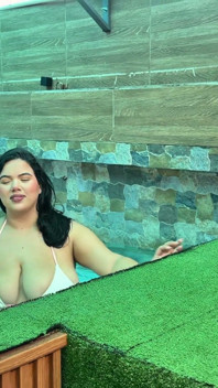 Untreue Nachbarn Haben Leidenschaftlichen Sex Im Pool - Savannah Watson