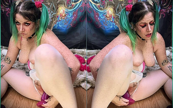 Lady_the_Tramp: Cosmic Coochie, Alien Egg Insemination