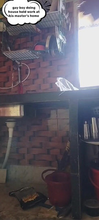 Un Ragazzo Gay Indiano Si Reca Senza Vestiti a Casa Del Suo Padrone per Lavare I Vestiti E I Piatti