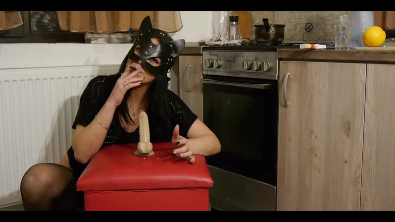 MilfyCalla: 肮脏的joi，假阳具骑乘和激烈的喷在厨房