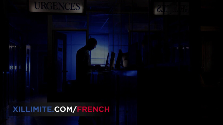 French girls at work: Două asistente au grijă foarte bine de un pacient