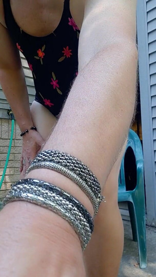 Victoria Lecherri: Vibrating outside on my patio