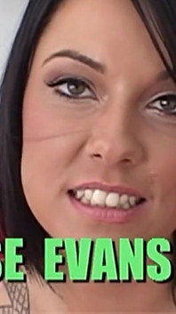 Cavalgando a bunda branca de uma jovem puta branca com meu pau grande preto