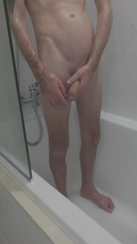 La caméra de la douche m’a surpris en train de me toucher