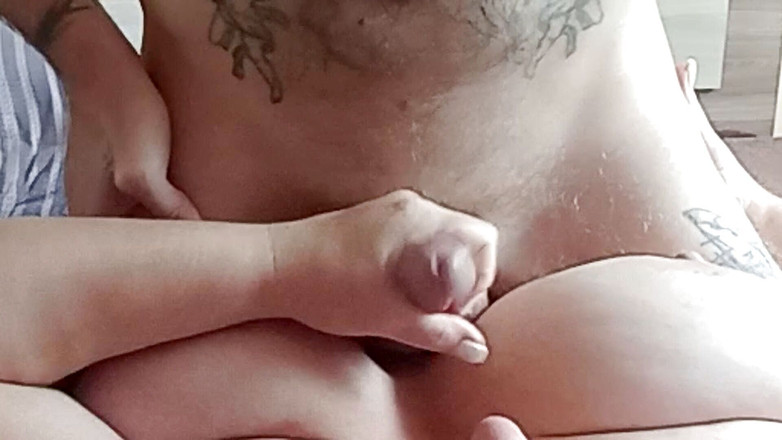 Zona901: Bikin kontolku ngocok kontol habis-habisan sampai dia mengerang keenakan