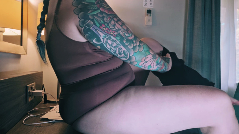 Elizabeth Hunny: Fantasising About My Boss Naughty Office MILF Roleplay