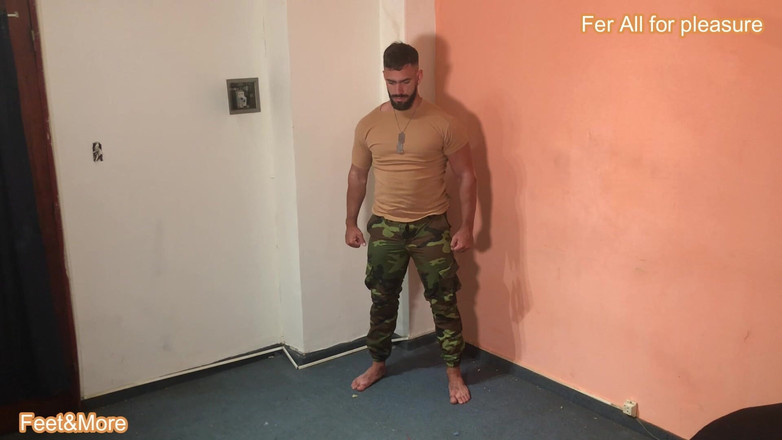 Fer All for pleasure: Maximo-soldat trainiert