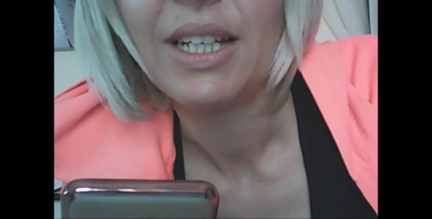 savannahamatoriale: Ascoltaci durante una videochiamata con rutti e blasfemie