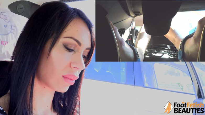Foot Fetish HD: Daniela loves pedal pumping