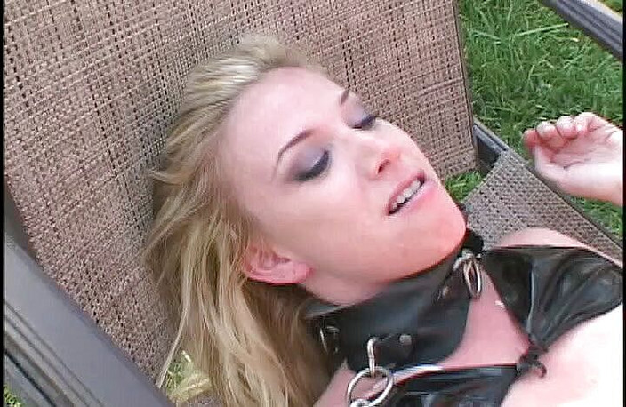 Perfect Porno: Bubbelkont blonde babe met grote tieten wordt hardcore in haar...